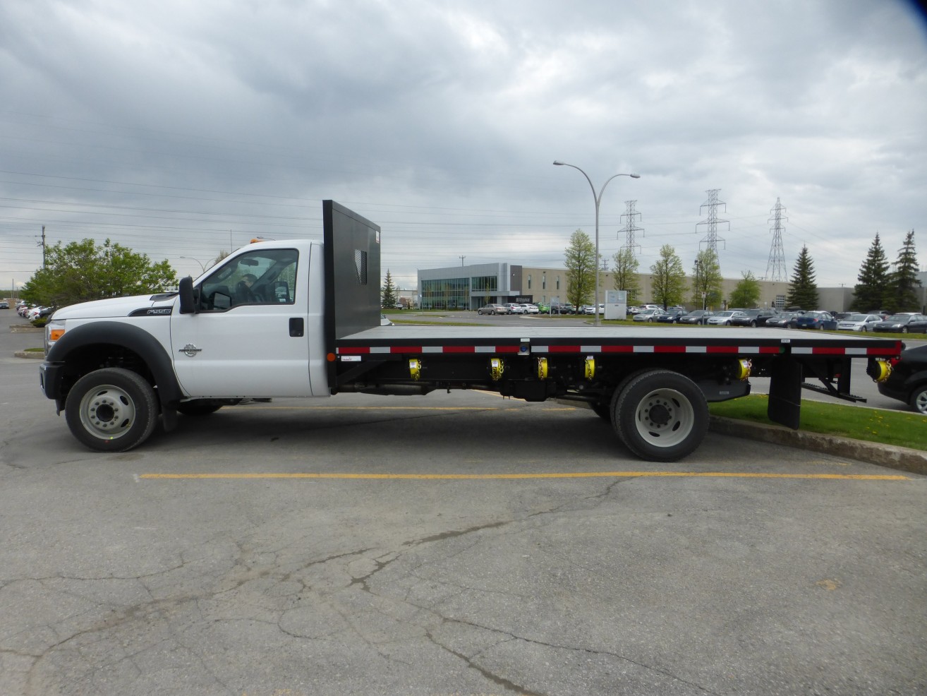 16' Flatbed on Ford F550 Transit